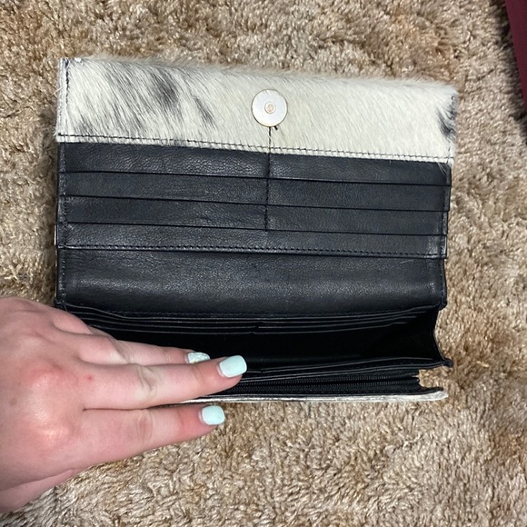 Cowhide and stamped leather wallet - Picture 2 of 4